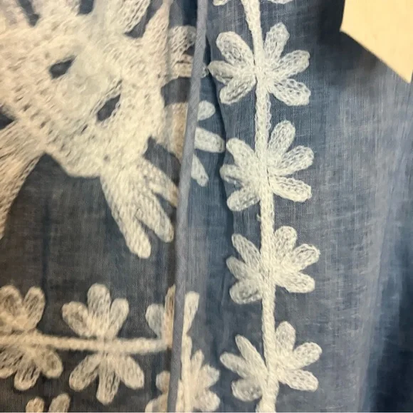 NWT DOLMA Floral Embroidered Blouse Blue with White Embroidery Size Small - Picture 9 of 12
